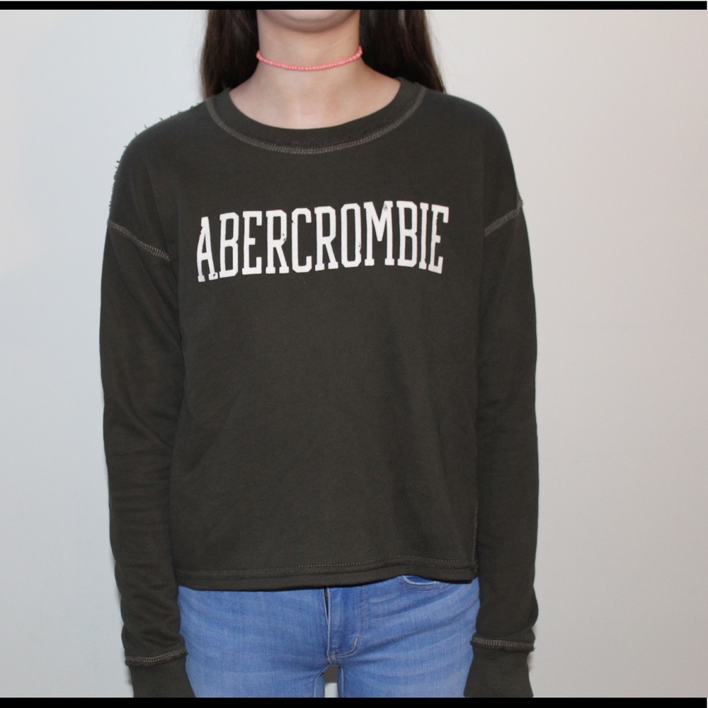 Abercrombie and Finch short sweatshirt
